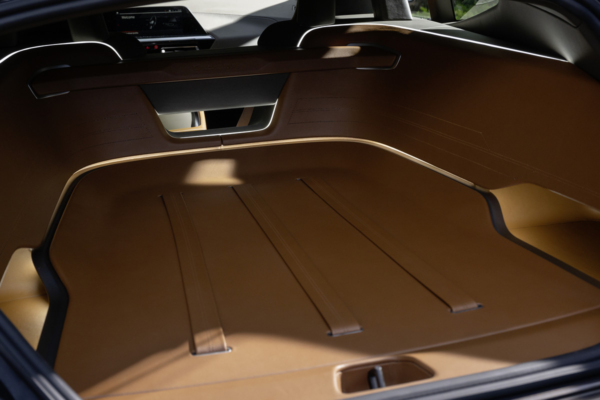 P90505548_highRes_bmw-concept-touring-