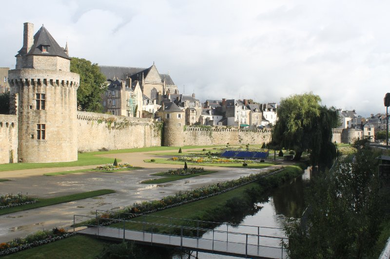 Por Normandía y Bretaña - Blogs de Francia - Día 8: Vannes-Rochefort en Terre-Josselin-Rennes. (1)