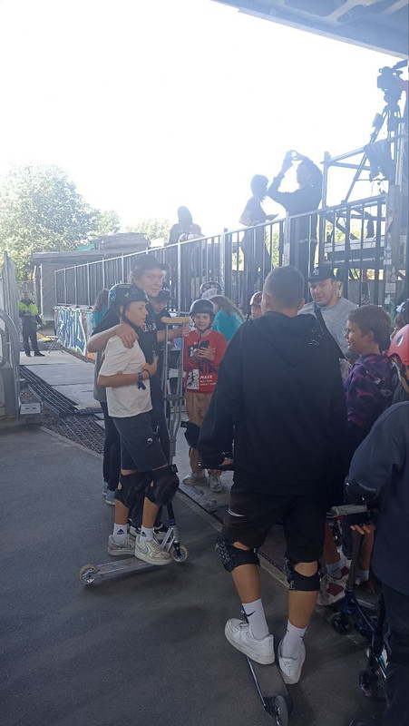 photo_5357218558226064060_y (1)