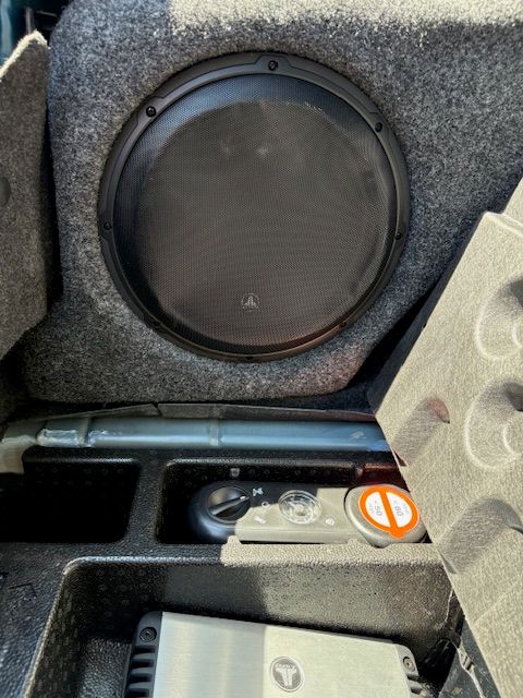 Vehicle thumbnail 24