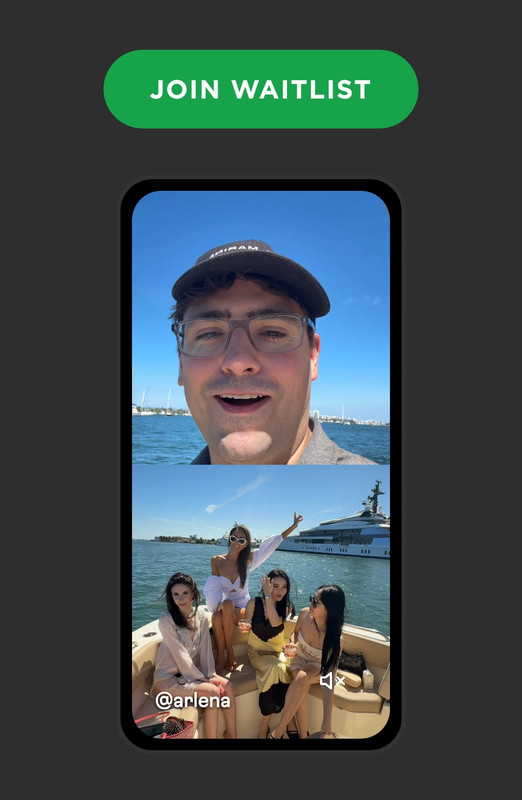 Команда обсуждает проект