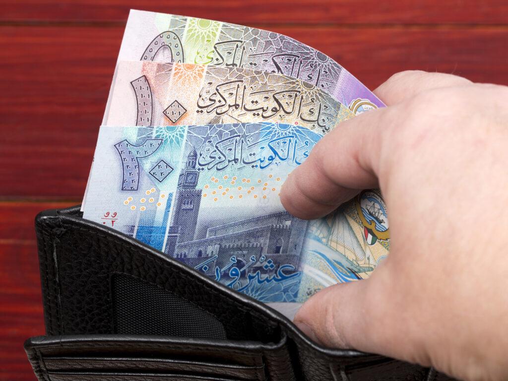 ودائع القطاع الخاص بالدينار زادت 733 مليونا في 8 أشهر