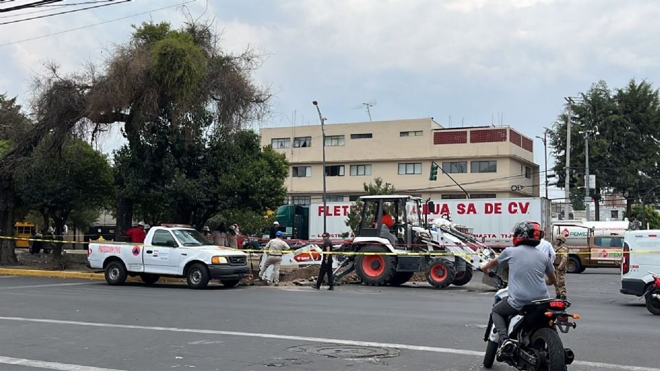 Huachicol en CDMX: Toma clandestina de combustible en avenida Tezozómoc genera fuerte movilización