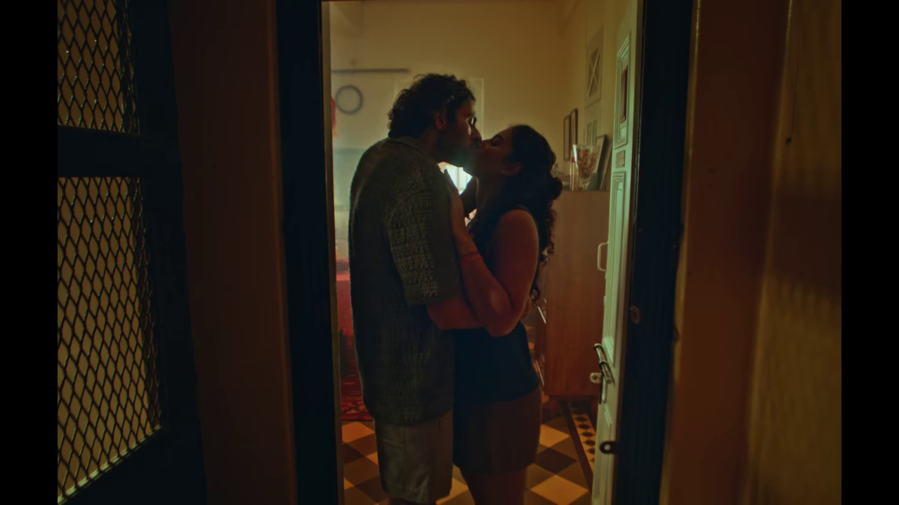 [Image: vlcsnap-2025-12-21-22h12m16s149.png]