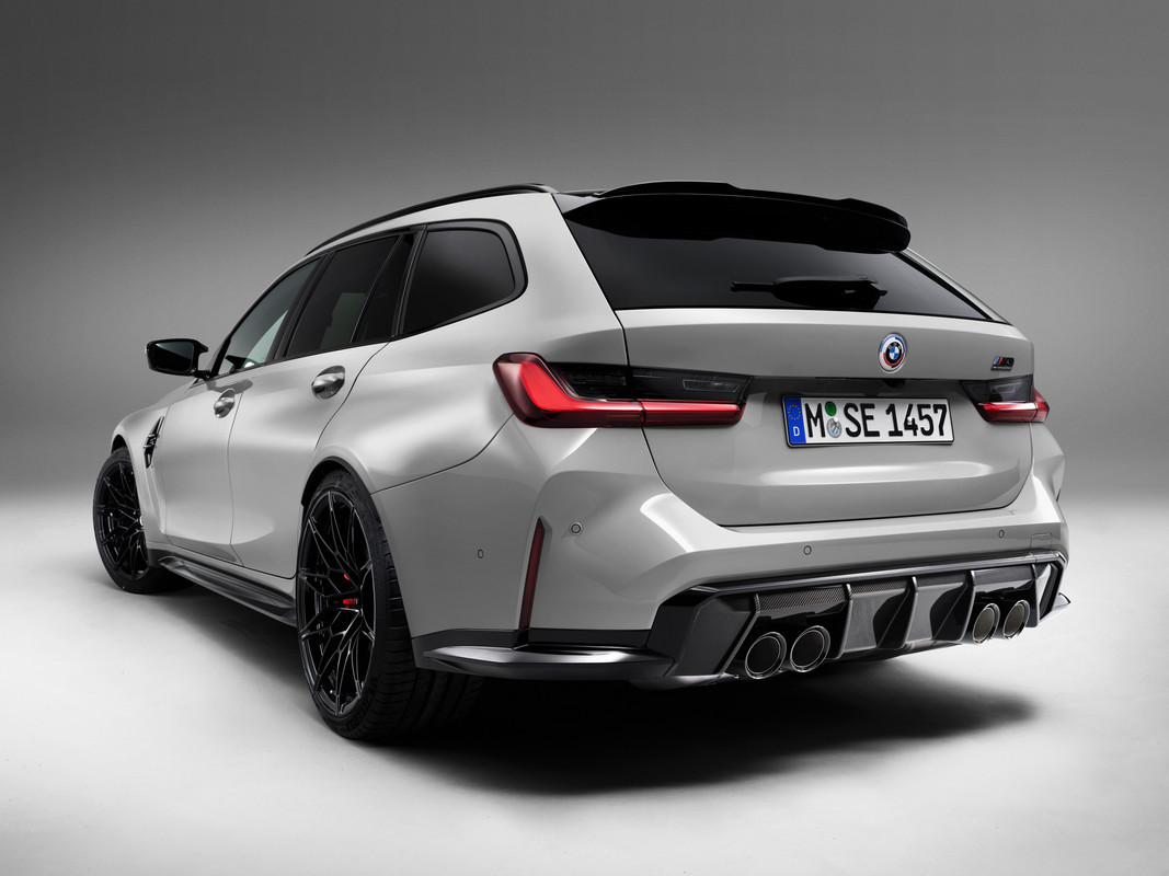 P90468269_highRes_the-first-ever-bmw-m