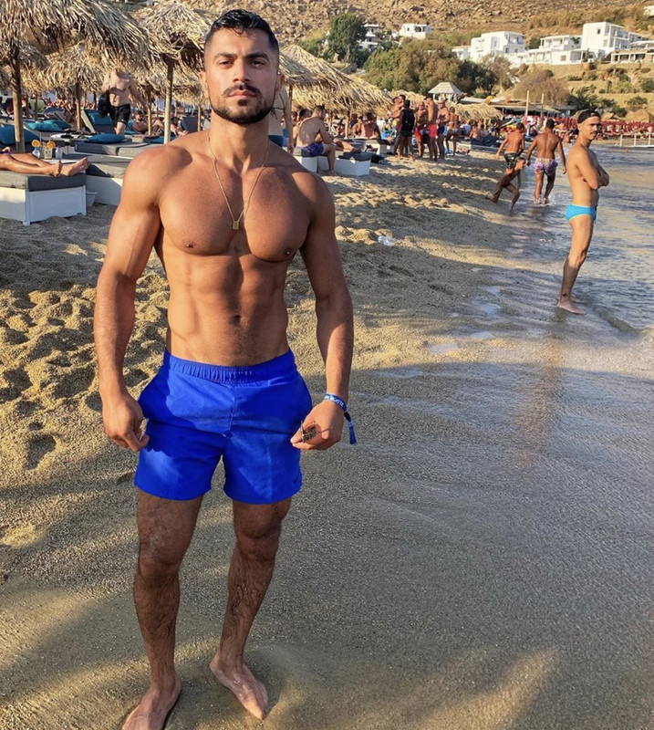 7284E81A-18BC-4FA9-9321-D30CF57CE4A9