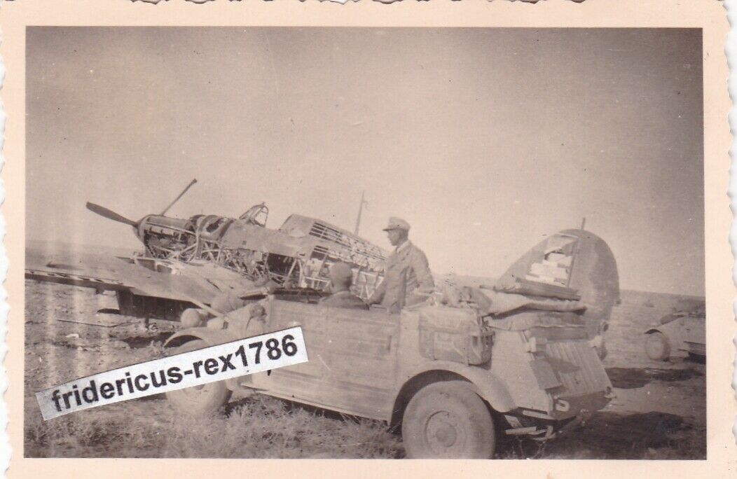 Foto Südfront Afrika DAK Beute Flugzeug VW Kübelwagen T82 Combat