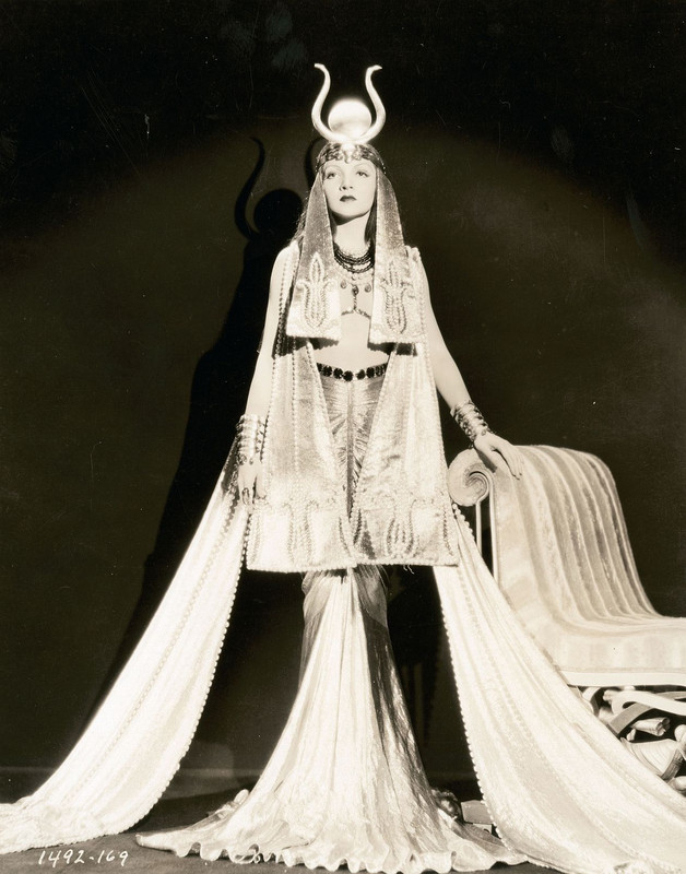 claudette_colbert_b96