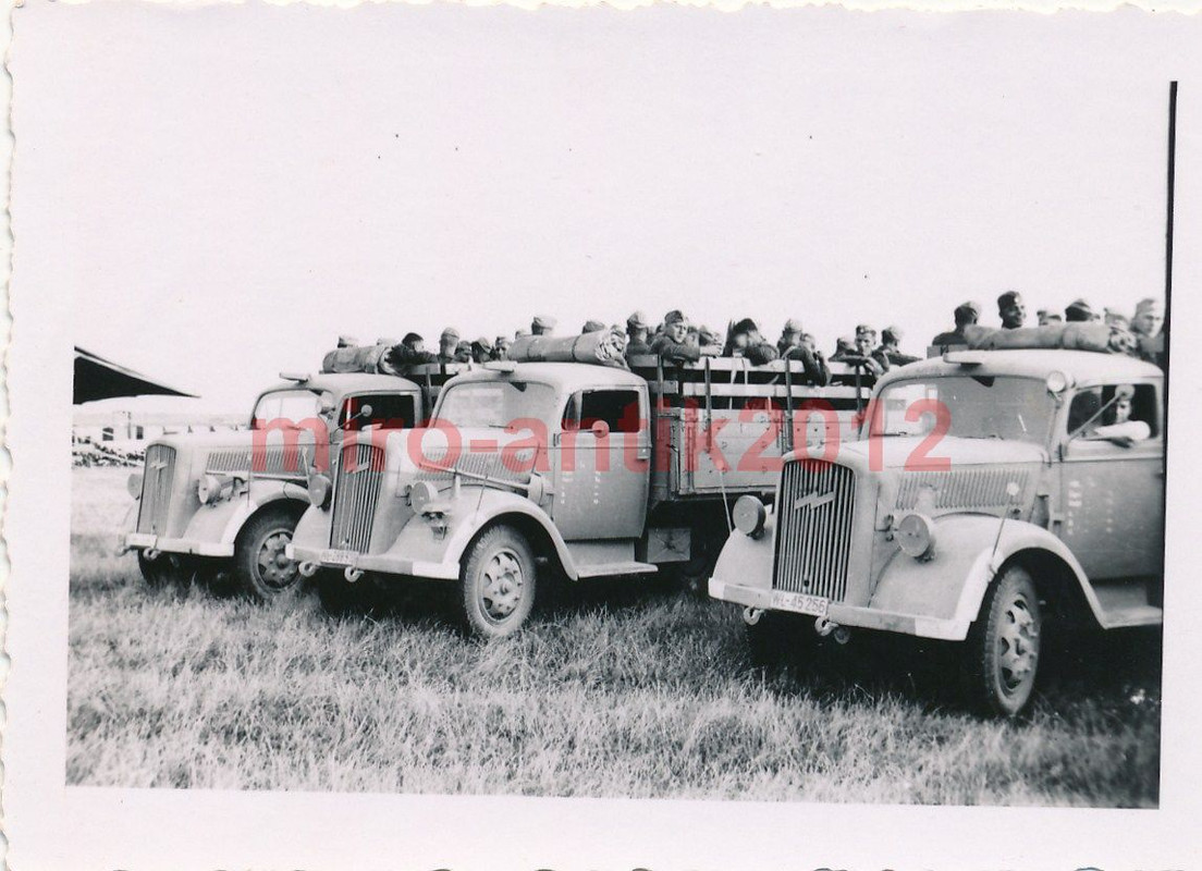 Foto, Transportkolonne 10II, LKW als Mannschafts
