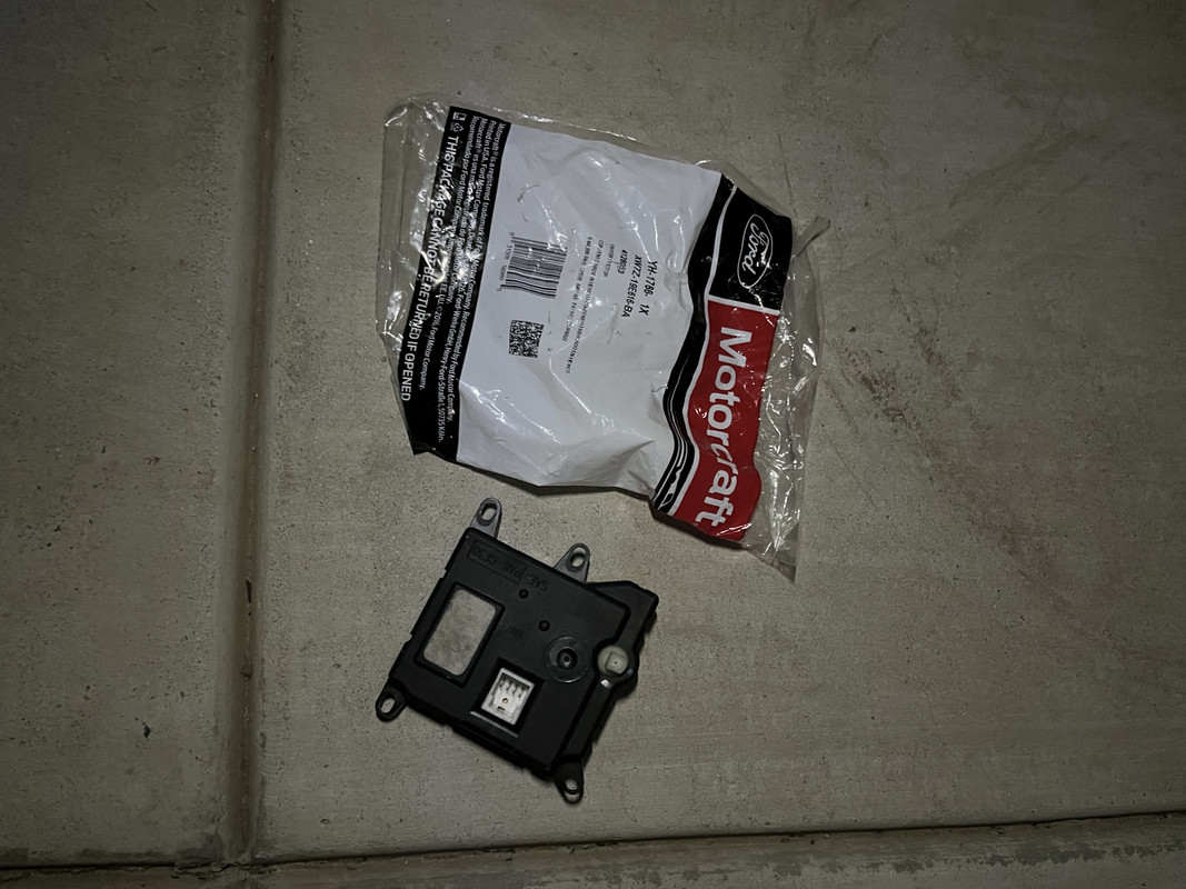 70B8289B-8948-40B2-A3A7-725D90D56EFC