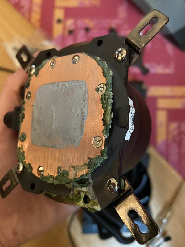 52E36D04-6F46-4BE3-8685-0F11304A2DD6