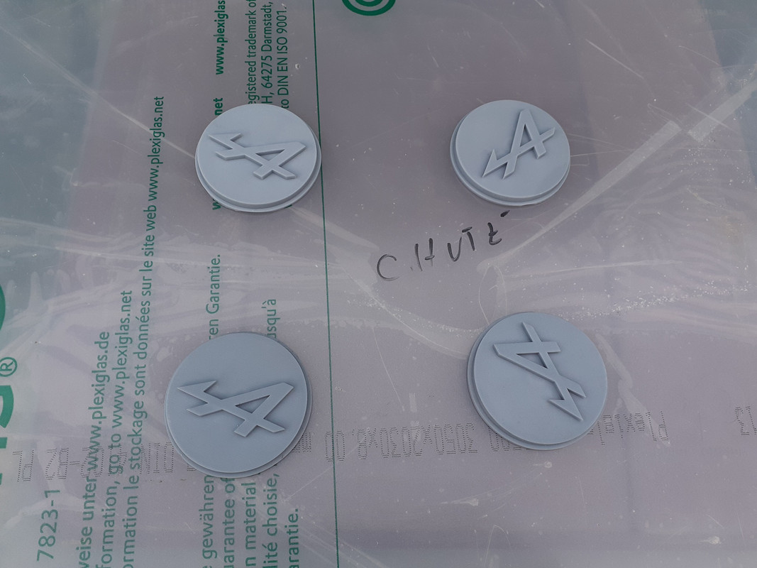 129 Cabochons apprêtés