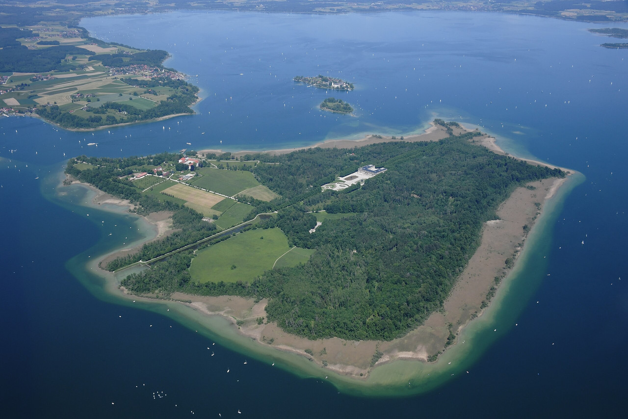 Aerial-image-of-the-Chiemsee-municipality