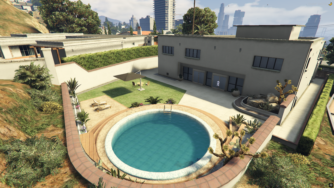 South Mo Milton Drive 5 Michael's Mansion Interior, Occupancy: False