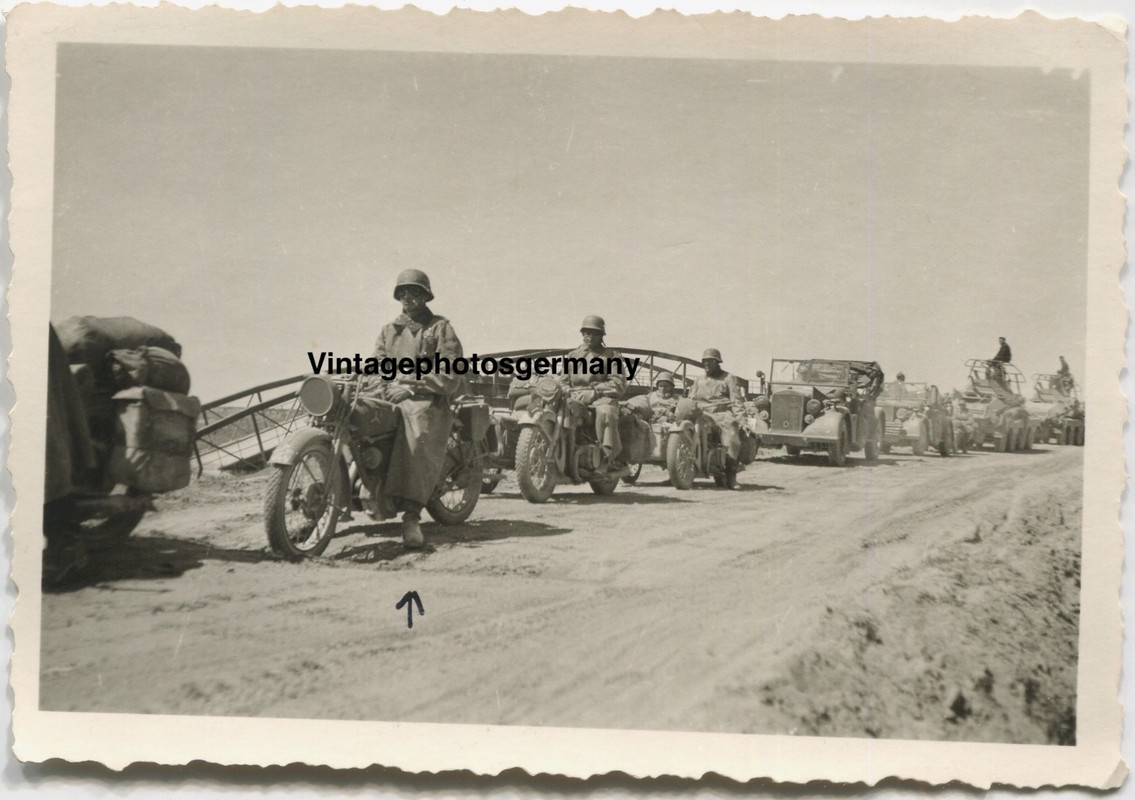 Foto Russland WH Motorrad Krad Wappen ID Panzer SdKfz 232 PKW Auto