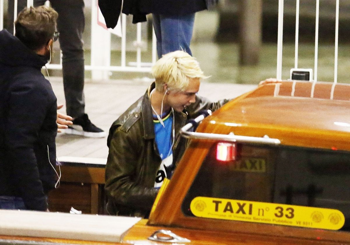 cara-delevingne-arrives-in-venice-04-17-2018-1