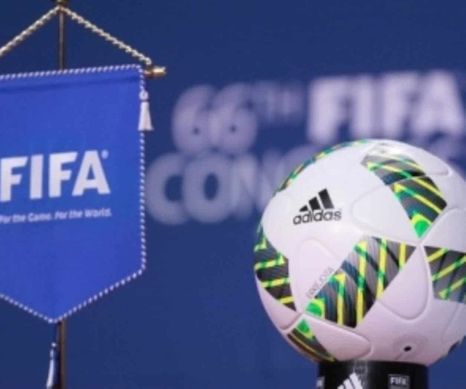 FIFA autoriza que futbolistas ucranianos sean fichados de forma anticipada