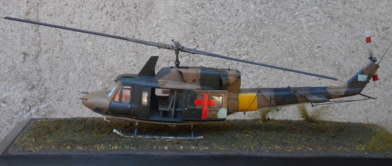 Bell 212 UH-1N (32)
