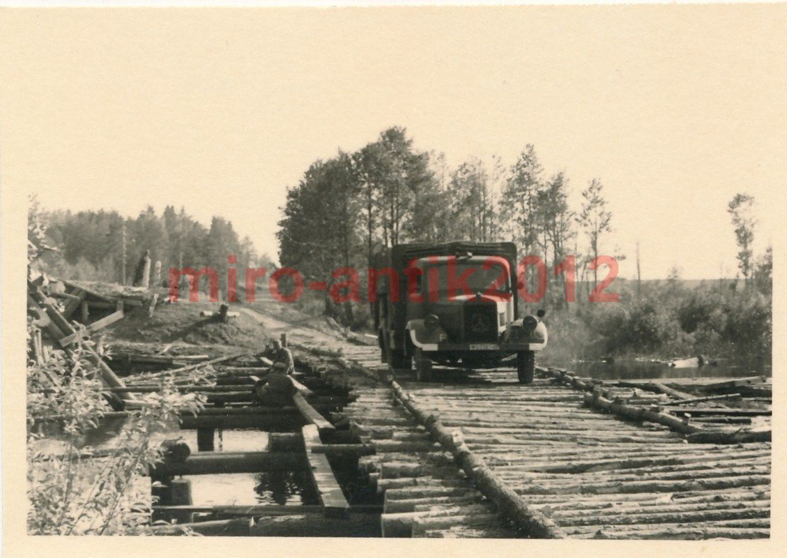 Foto, Wehrmacht, Vormarsch über einen Knüppeldam