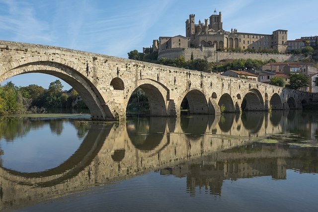 Fonseranes  Pont-Vieux-et-Cathe-drale-Saint-Nazaire-de-Be-ziers-cf02