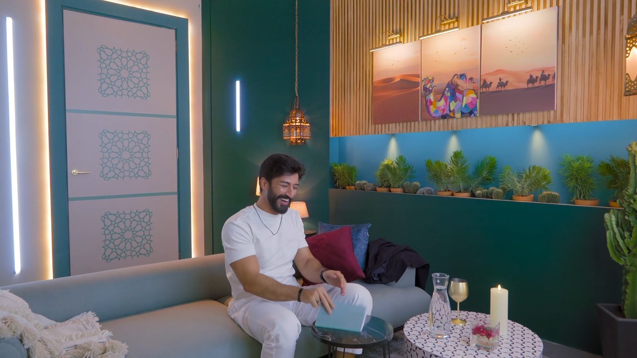 Love Is Blind Habibi_S01E01_The Pods Are Open Habibi 2024 NF 1080p WEB DD  x264-LKvi.mkv_snapshot_00