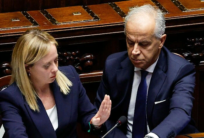 Meloni deda apynasrį 
