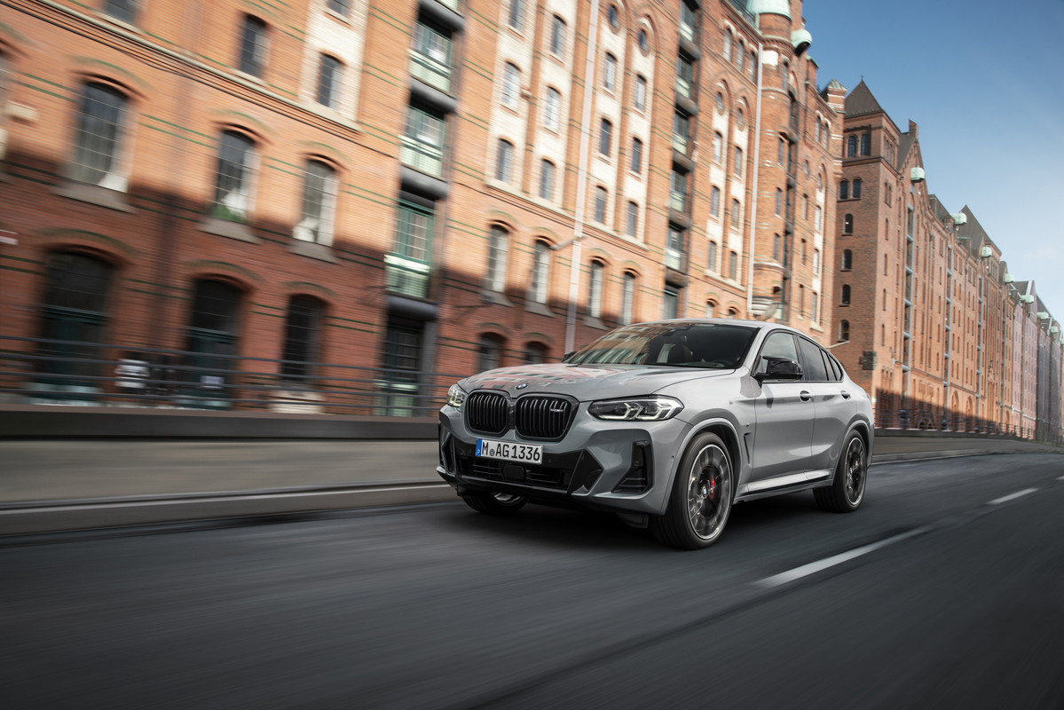 P90424725_highRes_the-new-bmw-x4-m40i-