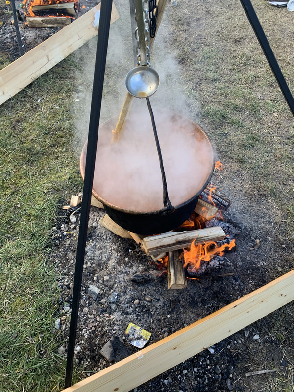 EEDE5815-6FEA-43B7-B141-28746A254AB9