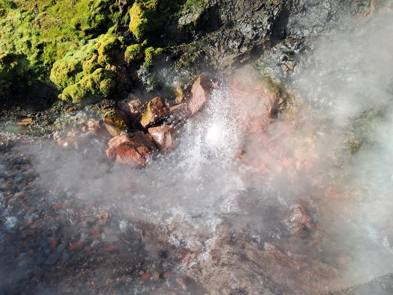 Del agua que brota de la lava al asfalto de la capital - Islandia, donde la tierra ruge. (7)