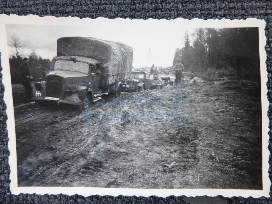 Foto Vormarsch Panzergruppe 3 Lkw benötigt Hilfe