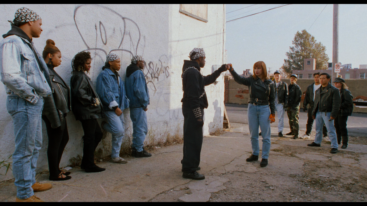 Undefeatable.1993.2160p.BDREMUX.HDR10.HEVC-Нечипорук.mkv_snapshot_00.05.52.269