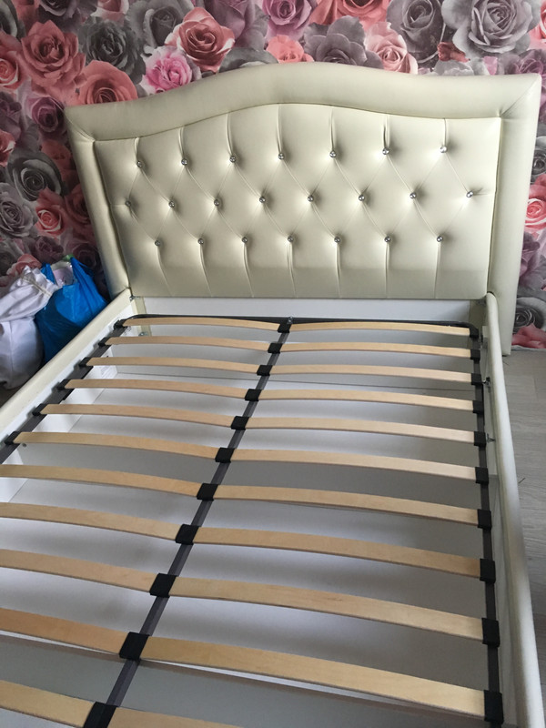 5FEAF4EA-96E9-4512-88F6-DAEEF46401F7