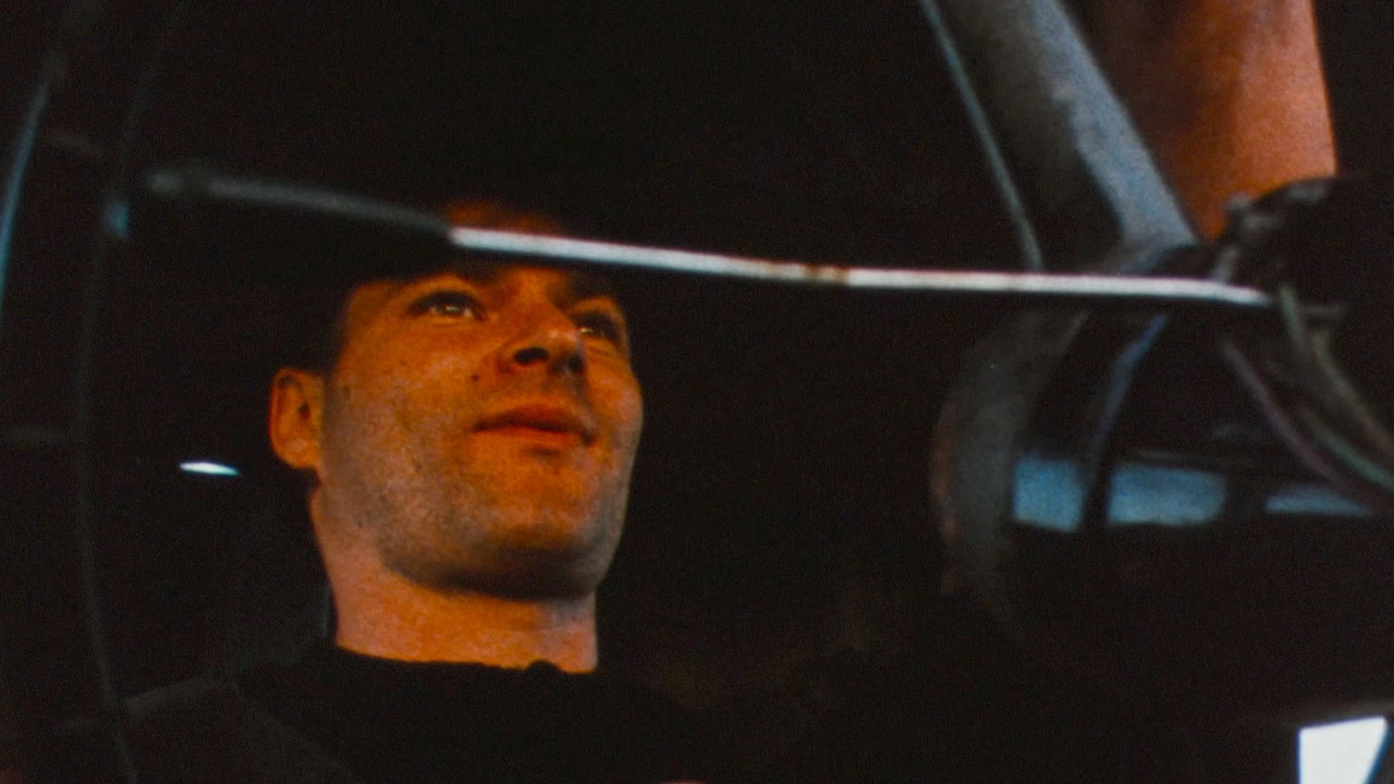 Bad Taste (1987).mkv_012910.333