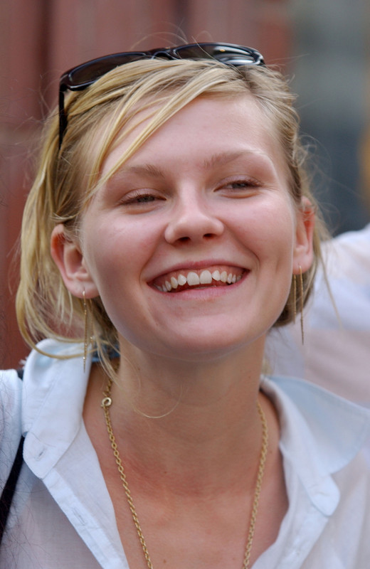 37IRKTVILRFVDGQQEORAQNCLBY