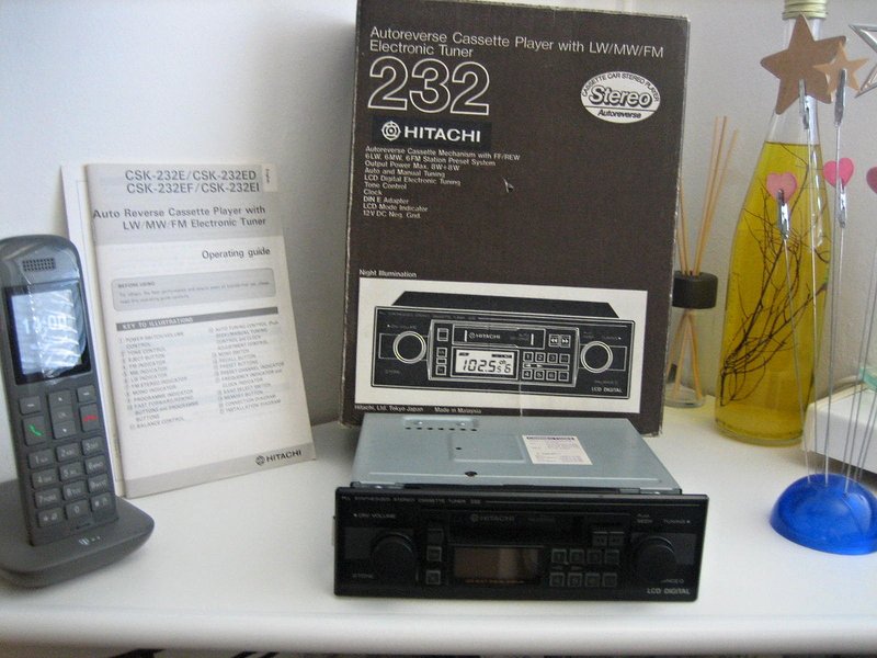 [Bild: HITACHI-Autoradio-232-001.jpg]