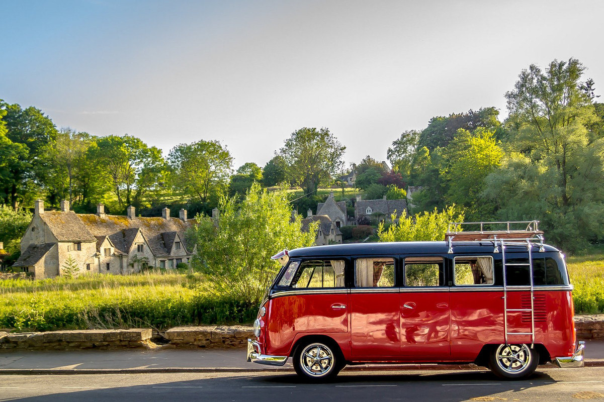 red-camper-vanvintage.jpg
