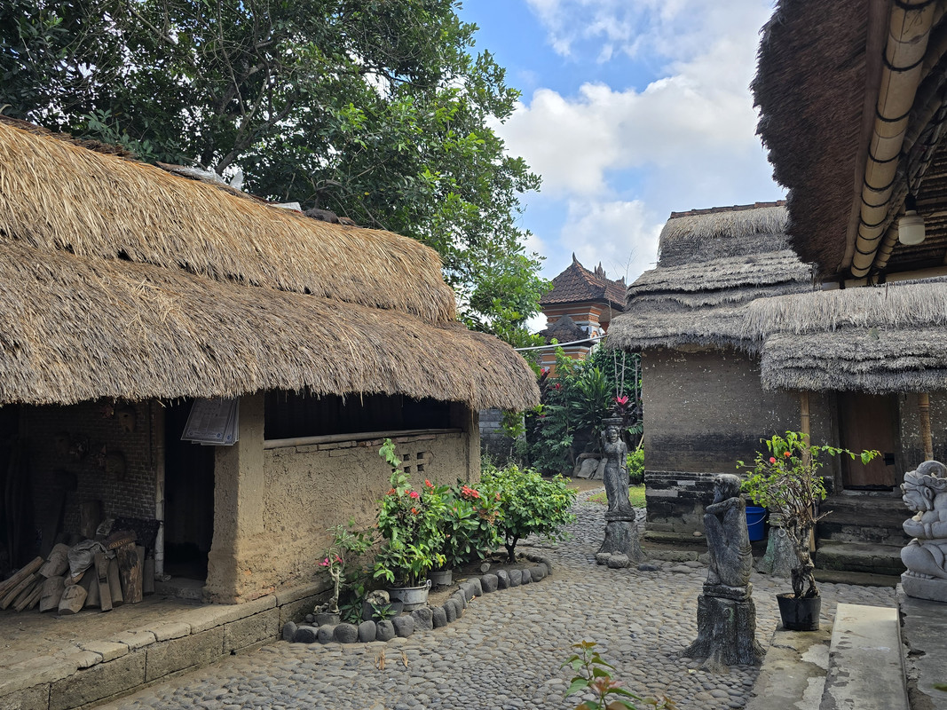 DEJAMOS UBUD PARA IR A NUSA DUA CON EXCURSIÓN GUIADA - INDONESIA JULIO 2024 (KUALA LUMPUR- BORNEO- YOGYAKARTA- BALI- SINGAPUR) (9)