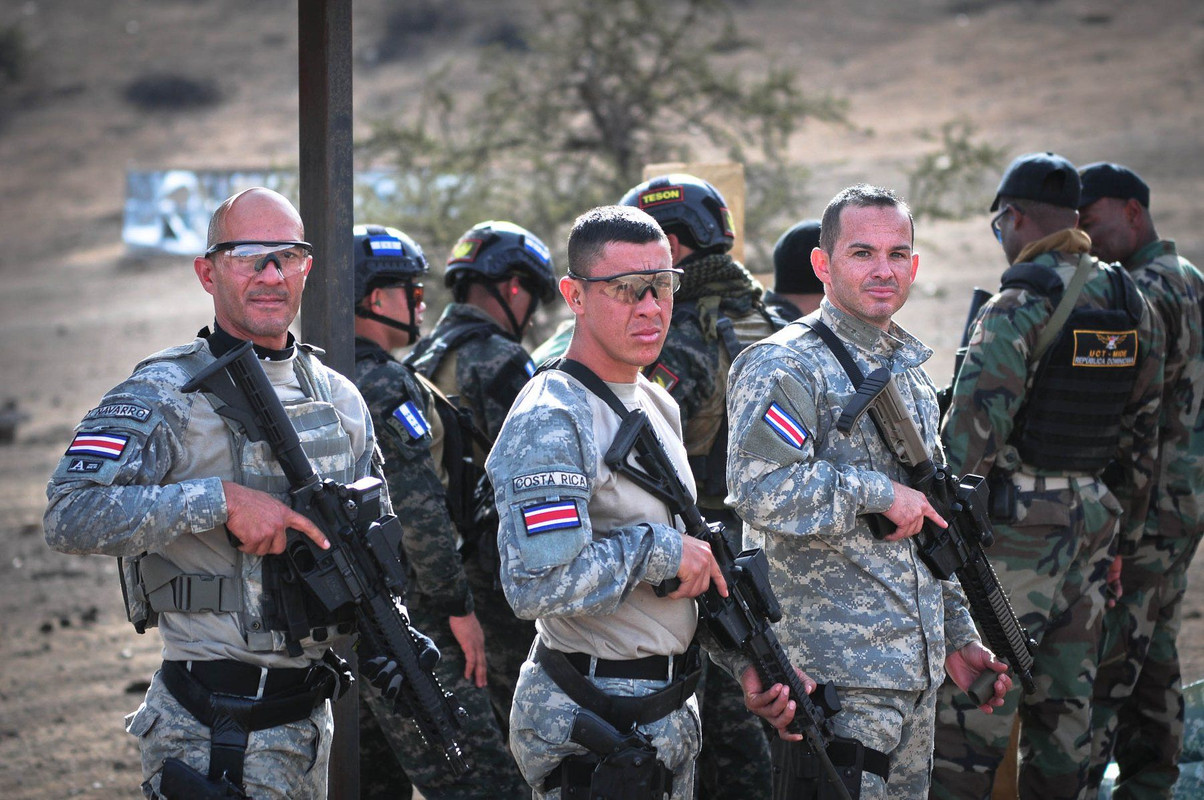 Photos Colombian Military Page 12