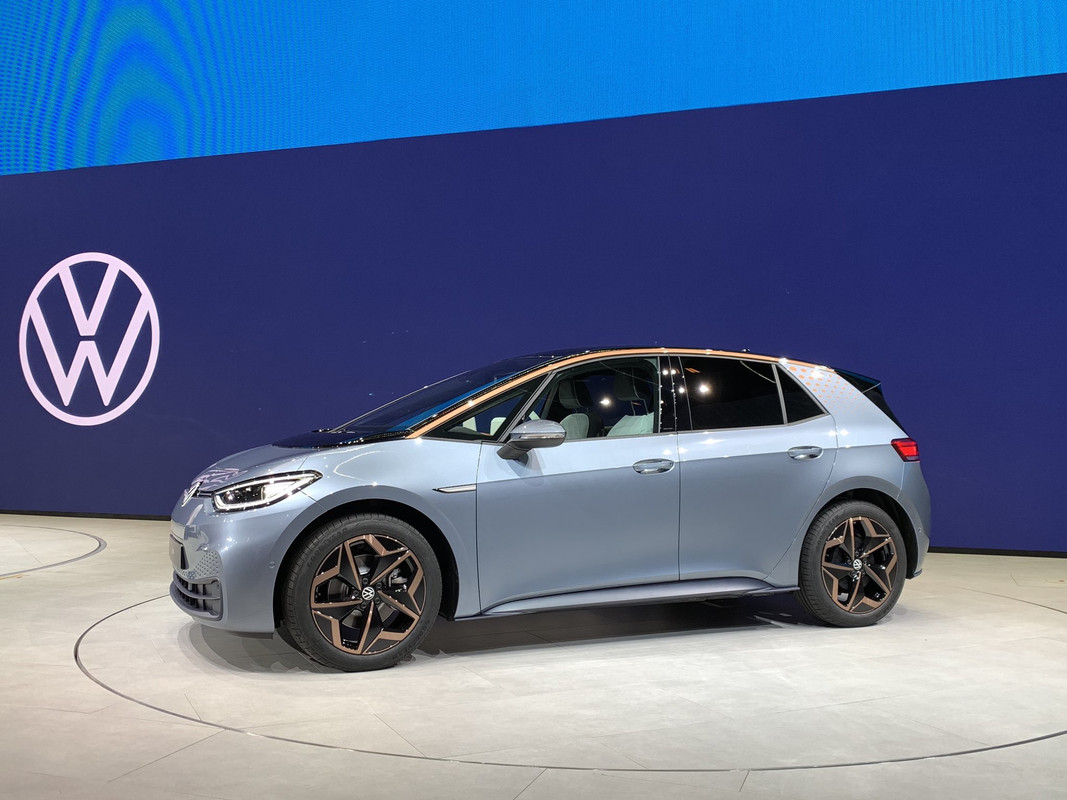 37DBE2AD-AA4B-4861-BFC7-E98CF9B74DF9