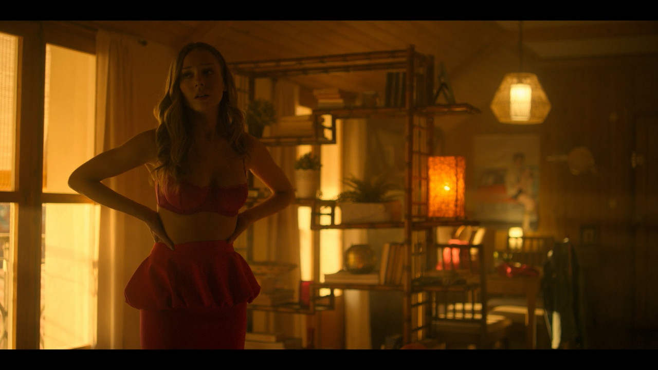 Elite.Short.Stories.Carla.Samuel.S01.1080p.NF.mkv_snapshot_08.08_[2021.08.31_13.21.42]