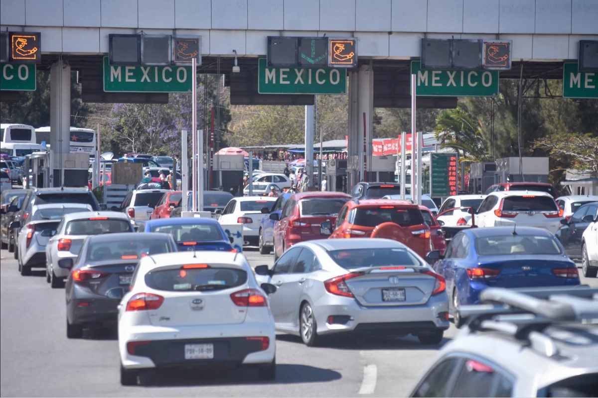 Proponen que en vacaciones y fines de semana largos autos particulares paguen 50% de peaje