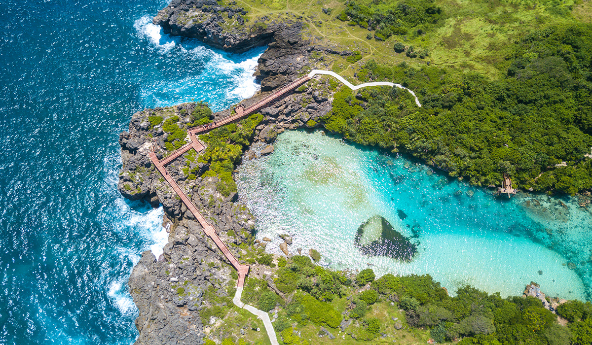 Pesona Keindahan Pantai Weekuri yang Sangat Menawan di NTT!