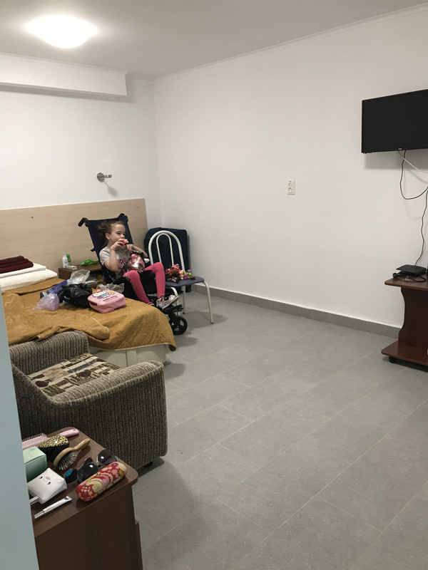 03FDD8E8-B650-403E-B400-88C3E6A098AD