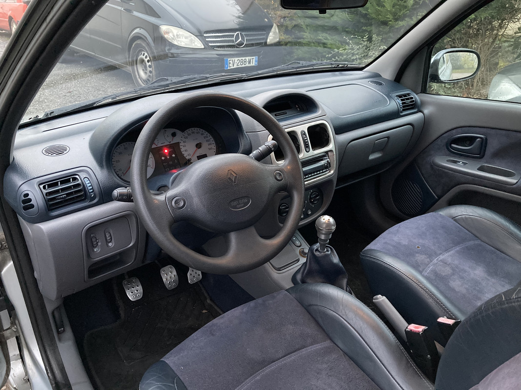 69F0DE25-D600-47BA-8D12-070C65FFE80B