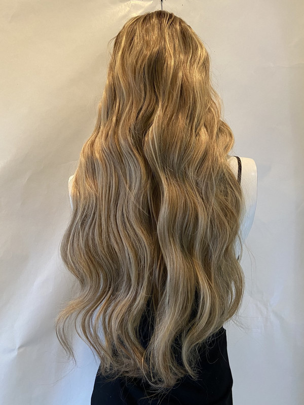 JORDYN WOODS EASILOCKS BODYWAVE LACE U-PART 24" BISCUIT BALLYAGE HAIR