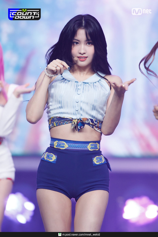 ⌜ alcohol-free ⌝ | Momo | Twice | 모모 2 Minecraft Skin