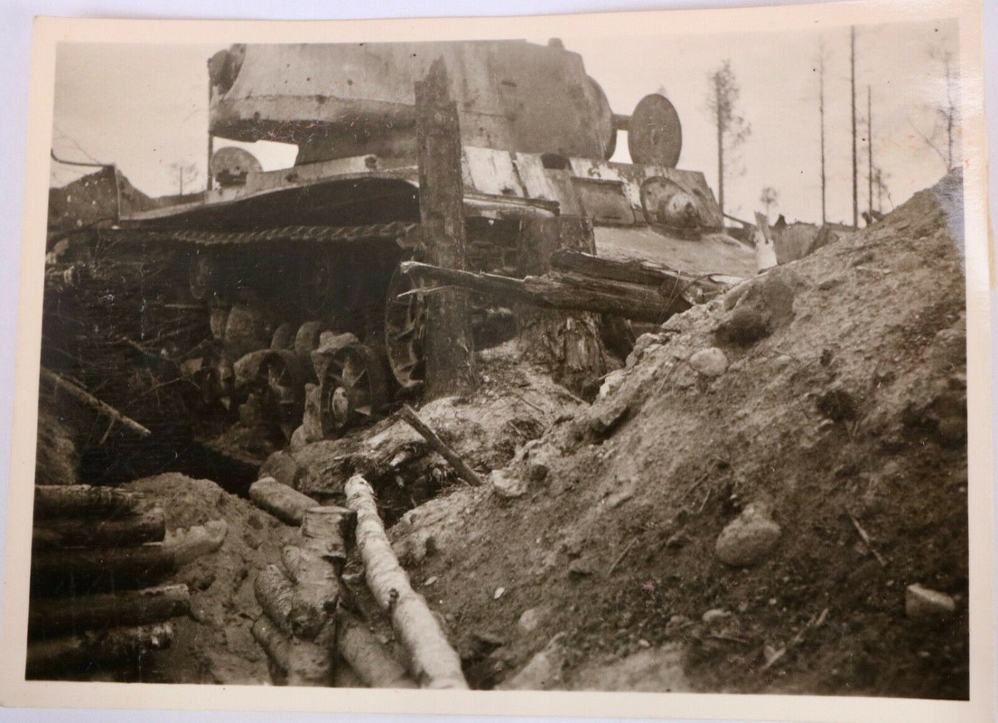 Original WW2 Foto zerstörter russischer Panzer