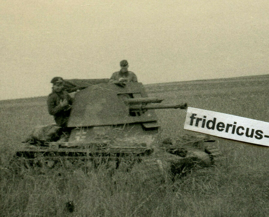 Foto Ostfront HKL Panzer Tank Panzerjäger I PaK Selbstfahrlafette camo