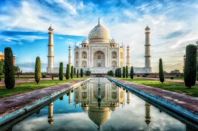 Famous-Landmarks-Distance-Looks-5