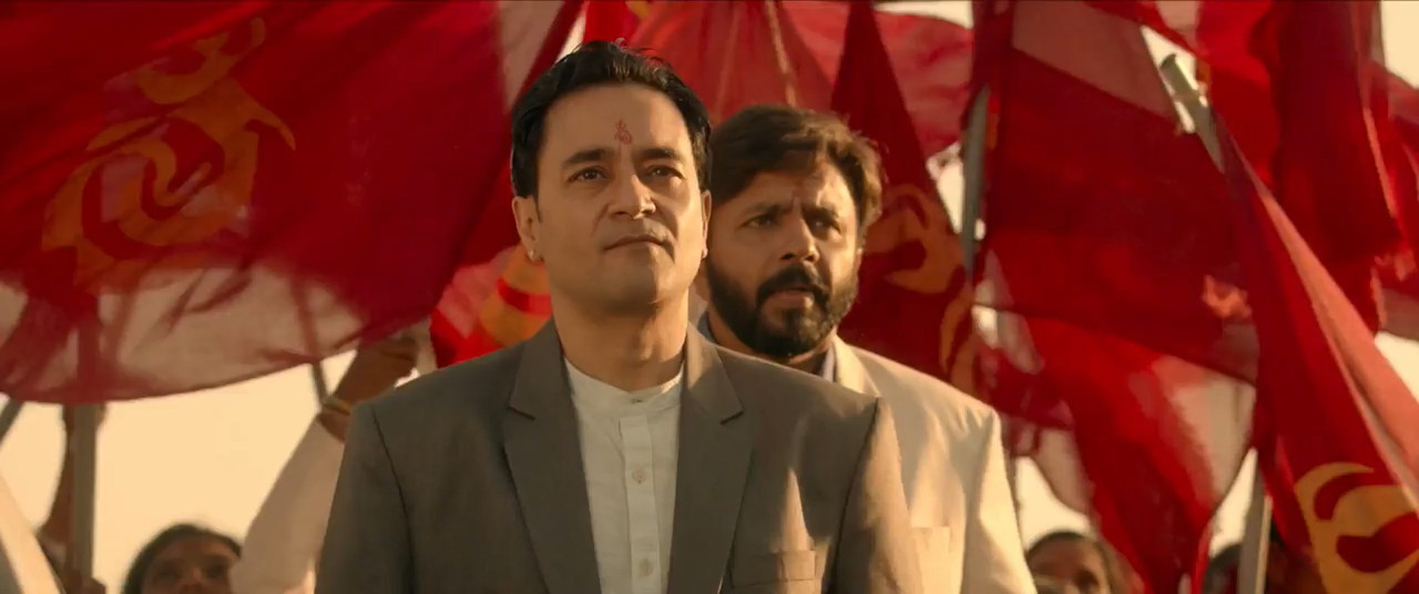 Tiyaan 2017 WebRip [Tamil + Malayalam] 480p, 720p ESub Screenshot